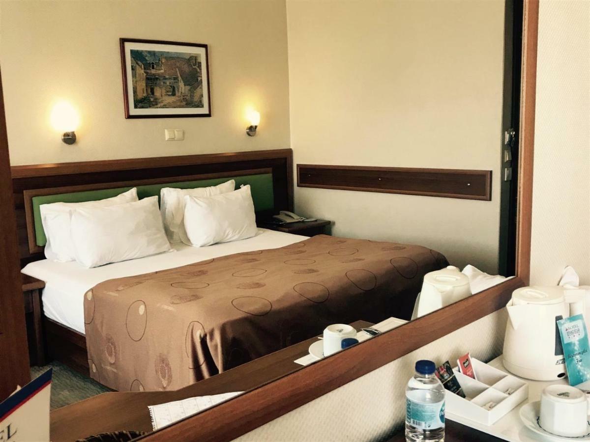 Hotel Villa Marina Bandırma Kültér fotó